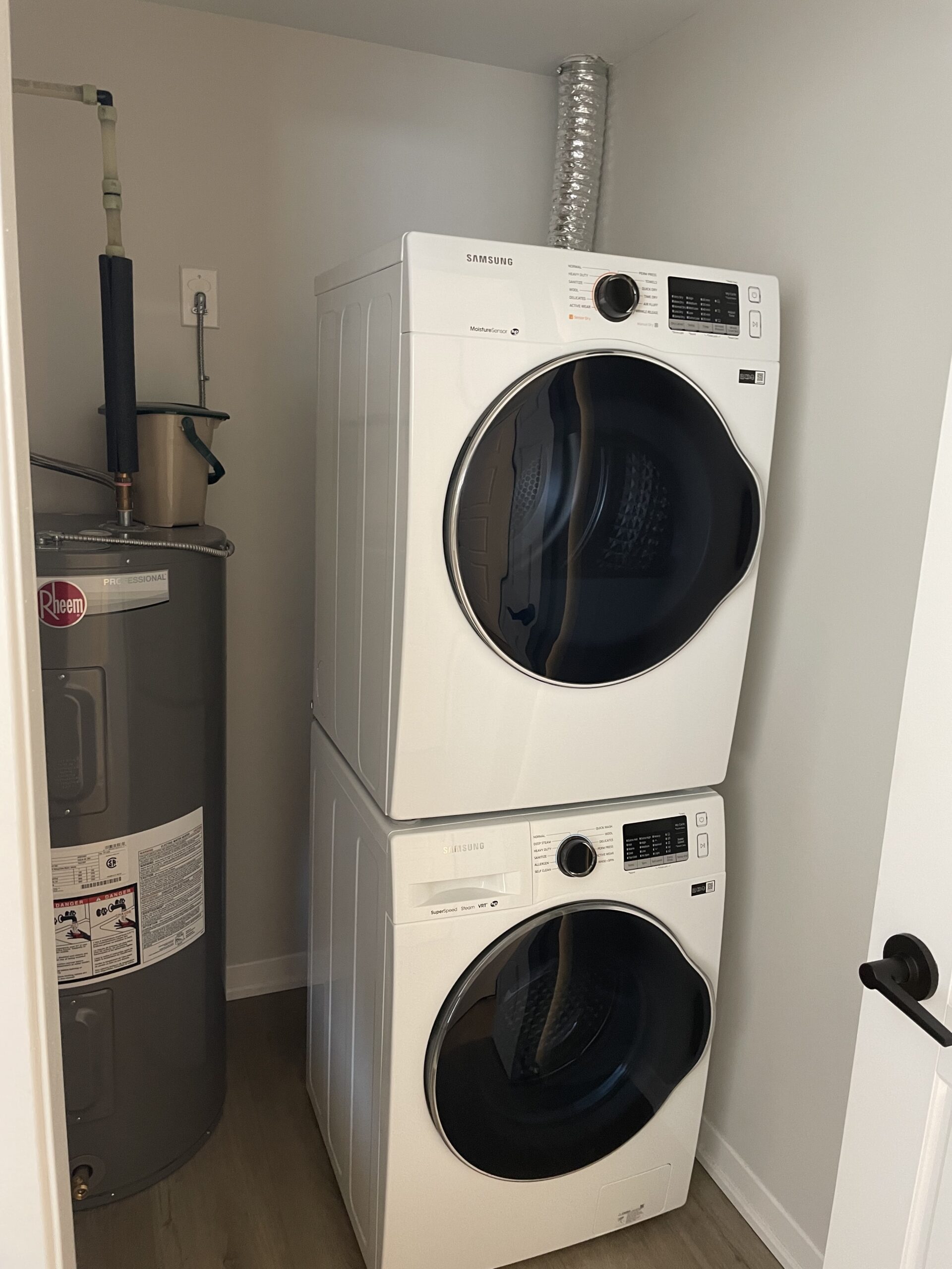 unit 305 adelaar 3998 victoria avenue laundry