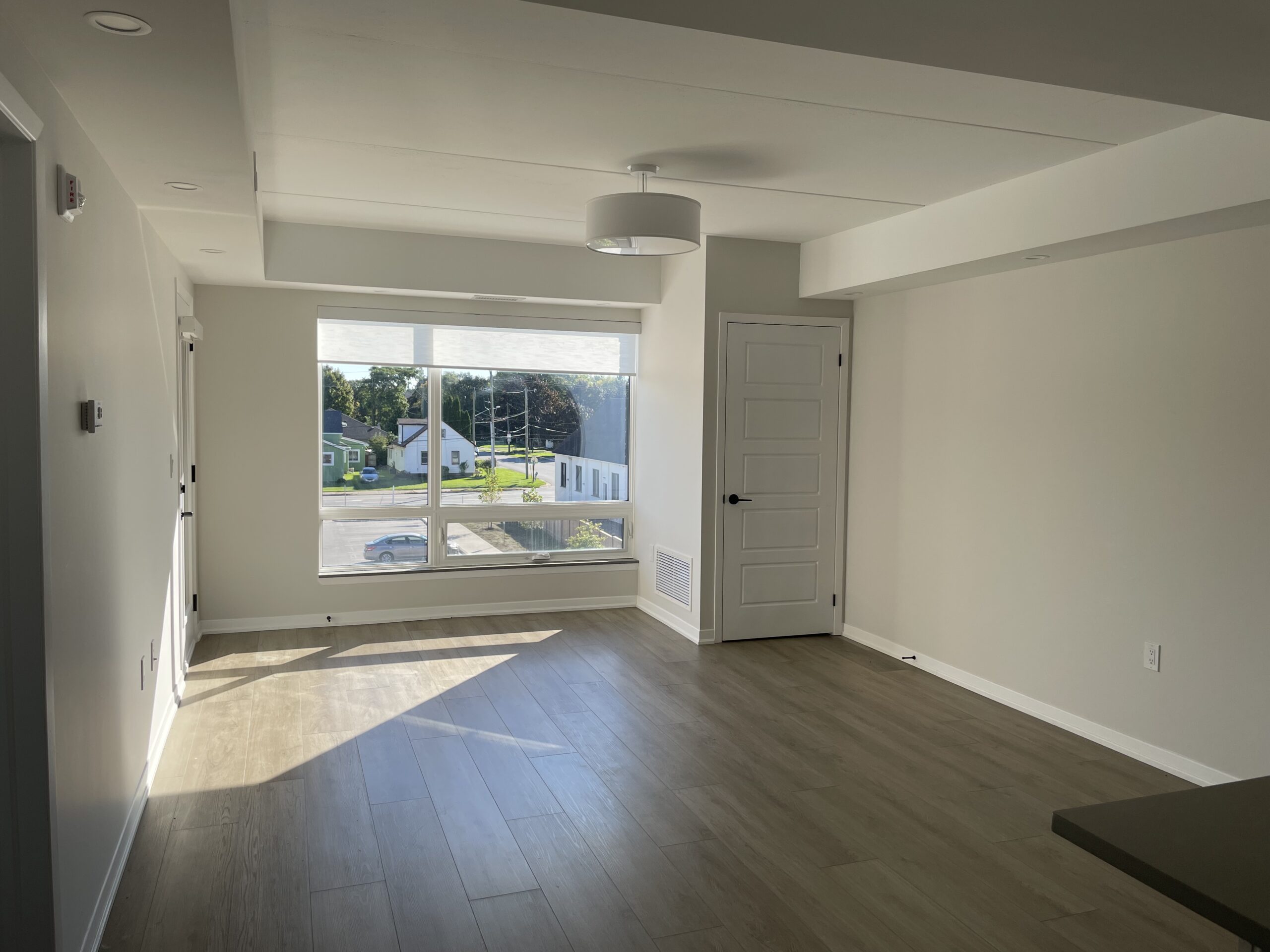 unit 305 adelaar 3998 victoria avenue living room